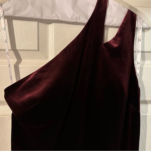 David’s Bridal One-Shoulder Formal Dress - Picture 2 of 4